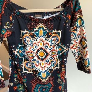 Off the shoulder 3/4 sleeve printed top